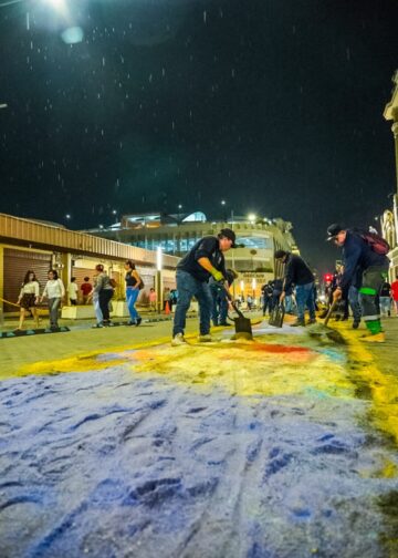 Equipos municipales limpian el Centro Histórico tras multitudinaria procesión del Santo Entierro