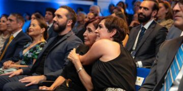 Nayib Bukele estuvo presente en homenaje al Dr. Víctor Saca