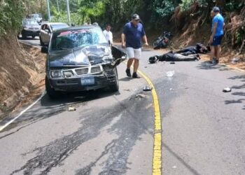 Joven de 18 años y otra persona resultan gravemente heridas en accidente rumbo a Jayaque