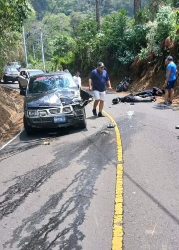 Joven de 18 años y otra persona resultan gravemente heridas en accidente rumbo a Jayaque