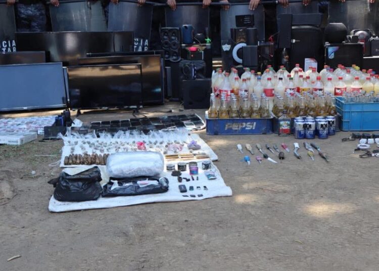 Requisa en cárcel de Guatemala destapa red de objetos ilícitos dentro de penal