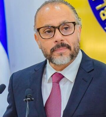 Ernesto Castro confirma buscar la reelección como diputado