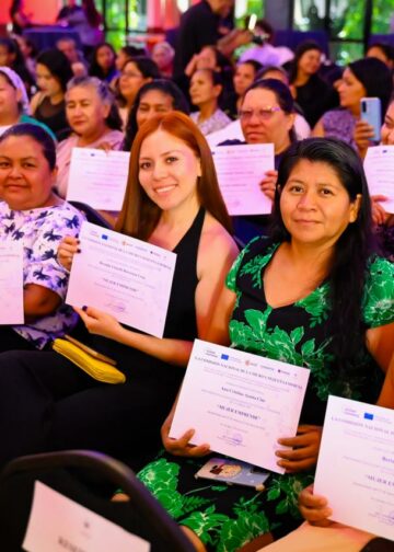 CONAMYPE y ISDEMU gradúan a más de 200 mujeres en el programa “Mujer Emprende”