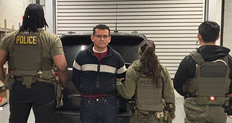 ICE arresta a Salvadoreño requerido por la justicia por homicidio en su país de origen