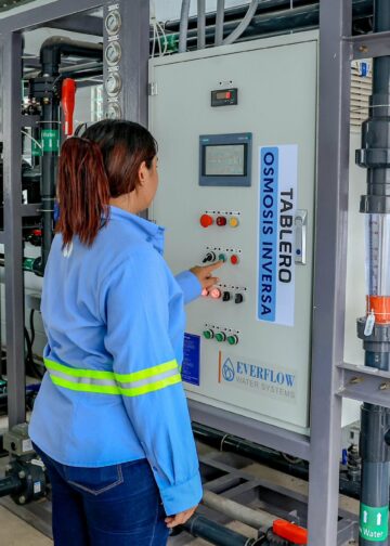 Gobierno inaugura planta desalinizadora en Playa El Majahual para generar agua potable