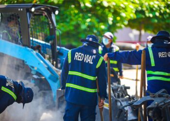 Alcaldía de Santa Ana Centro recupera más acalles: inicia pavimentación de la 20 Calle Poniente y 6 Avenida