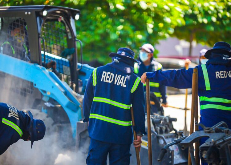 Alcaldía de Santa Ana Centro recupera más acalles: inicia pavimentación de la 20 Calle Poniente y 6 Avenida