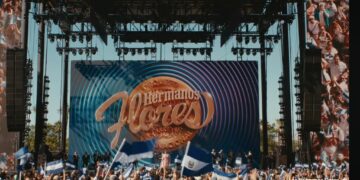 Hermanos Flores encienden COACHELLA y desatan fiesta salvadoreña