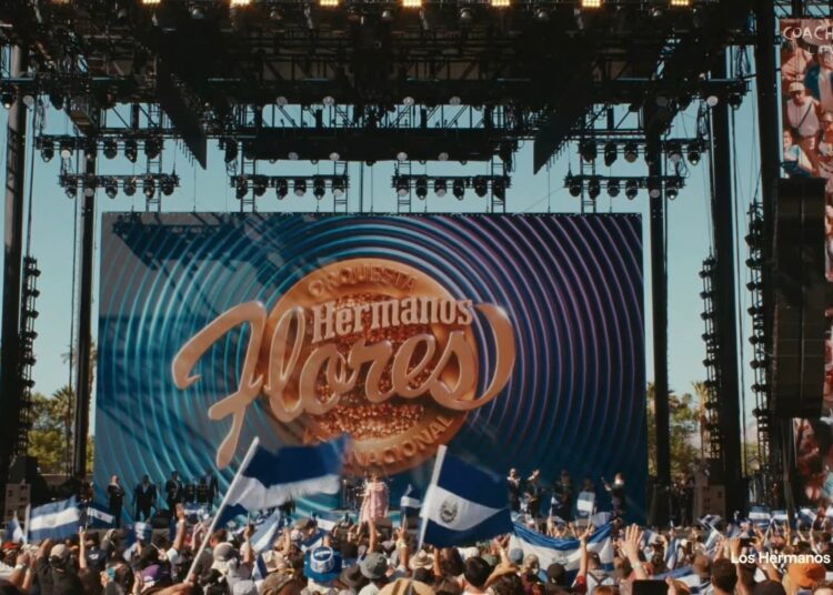 Hermanos Flores encienden COACHELLA y desatan fiesta salvadoreña