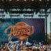 Hermanos Flores encienden COACHELLA y desatan fiesta salvadoreña