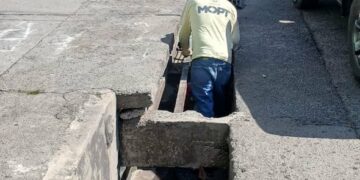 Limpieza de drenajes en Ilopango busca prevenir problemas durante el invierno