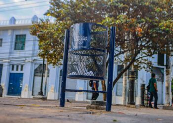 Alcaldía de San Salvador Centro instala basureros y realiza hidrolavado en Plaza San José