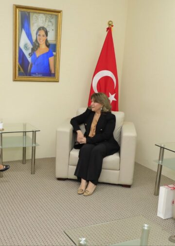 Canciller Alexandra Hill Tinoco recibe a la nueva Embajadora de Turquía en El Salvador