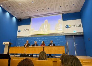 El español hace historia en la OCDE: El Salvador brilla en una celebración sin precedentes