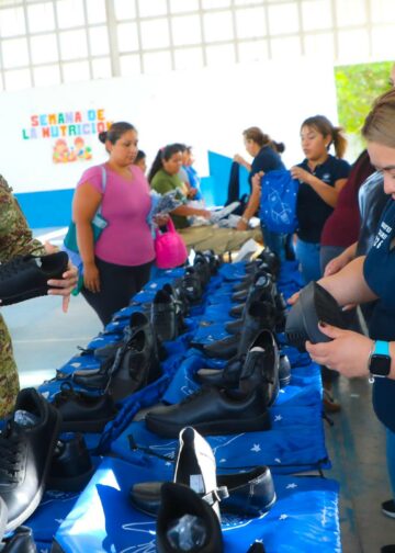 Garantizan uniformes adecuados para estudiantes en La Libertad Costa