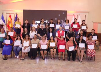Más de 200 mujeres culminan proceso formativo para fortalecer sus emprendimientos