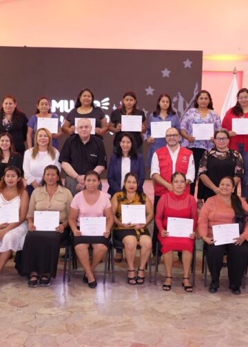Más de 200 mujeres culminan proceso formativo para fortalecer sus emprendimientos
