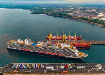 Crucero Koningsdam llega a Acajutla con miles de visitantes