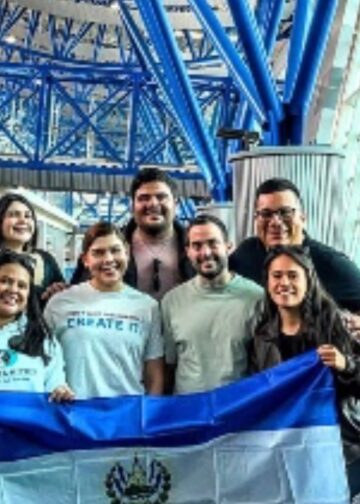 Nueve emprendedores salvadoreños partieron hacia Estados Unidos para participar en programa de mentoría empresarial