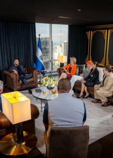 Wifredo Fernández resalta diálogo con Presidente Bukele sobre inteligencia artificial