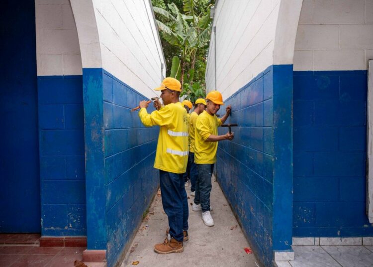 Remodelación educativa beneficia a decenas de estudiantes en Cojutepeque