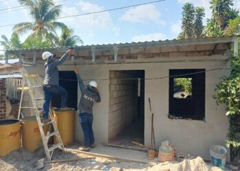Construyen viviendas para familias vulnerables en El Refugio, Ahuachapán