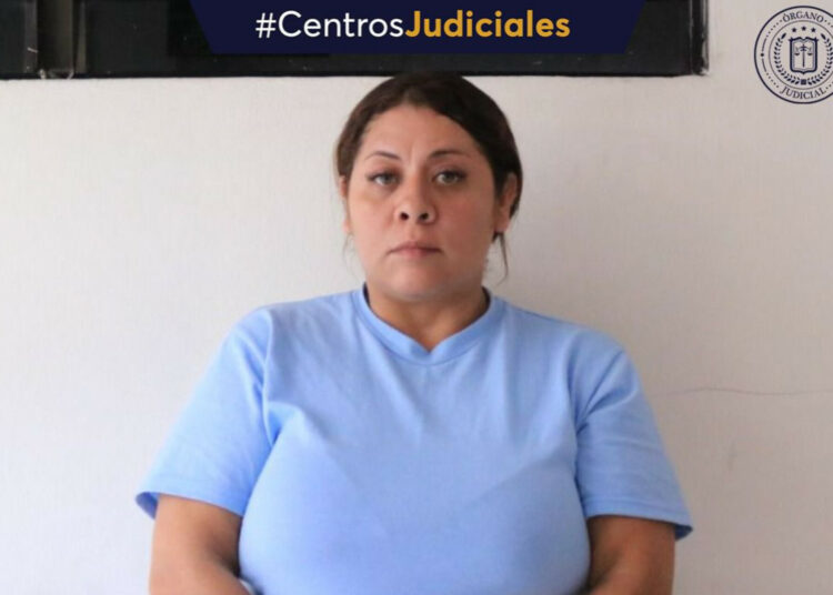 Mujer enfrentará proceso en detención provisional por tráfico de marihuana