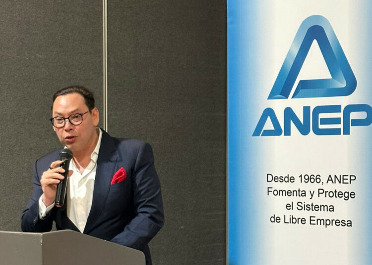 José Luis Saca inicia gestión en ANEP con llamado a fortalecer inversión, diálogo y modernización empresarial