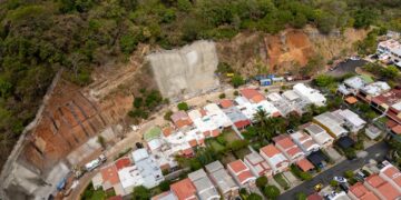 Obras de estabilización de talud en Zaragoza avanzan para prevenir deslizamientos en temporada invernal