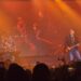 Euforia en el recinto: Plastilina Mosh revive el espíritu de los 90 con un show explosivo