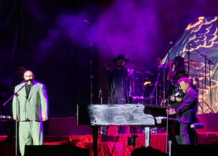 Sin Bandera conquista El Salvador con “ESCENAS” entre éxitos, nostalgia y amor