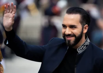 Nayib Bukele propone a Gustavo Petro llevarse a todos los detenidos del régimen de excepción