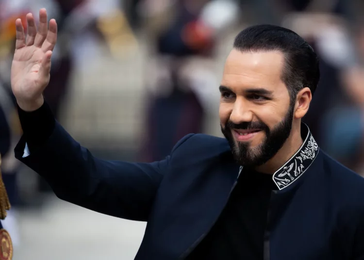 Nayib Bukele propone a Gustavo Petro llevarse a todos los detenidos del régimen de excepción