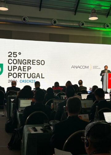 El Salvador impulsa la modernización postal en foro internacional en Portugal