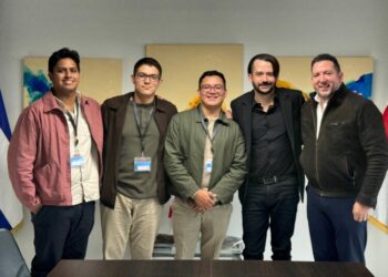 Tres graduados de CUBO+ que viajaron a Japón serán contratados por Mempool.space en El Salvador