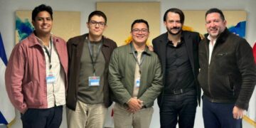 Tres graduados de CUBO+ que viajaron a Japón serán contratados por Mempool.space en El Salvador