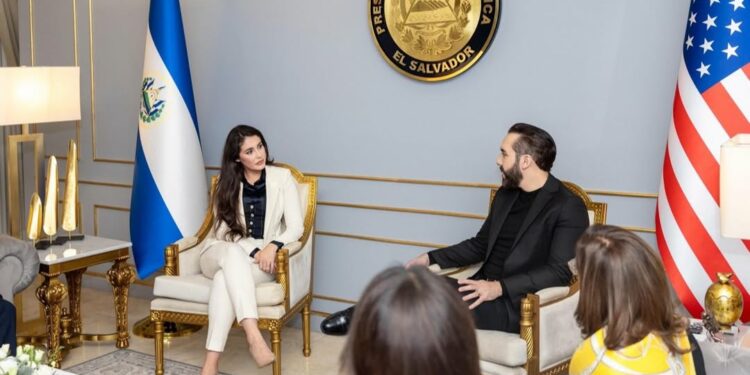 Copresidenta del Caucus de El Salvador en EEUU respalda al Presidente Bukele y rechaza acusaciones en audiencia demócrata