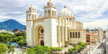 Importaciones de armas y municiones en El Salvador se desploman