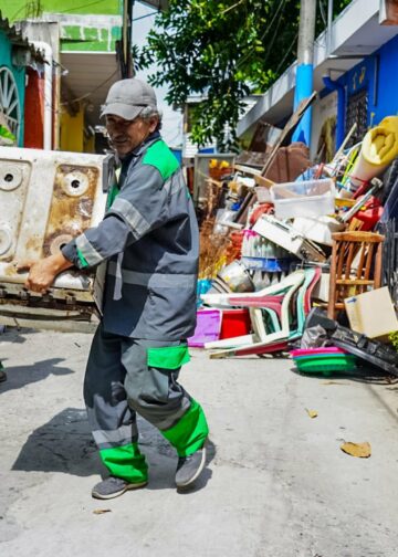 Jornada en El Mangüito busca prevenir contaminación con recolección de desechos voluminosos