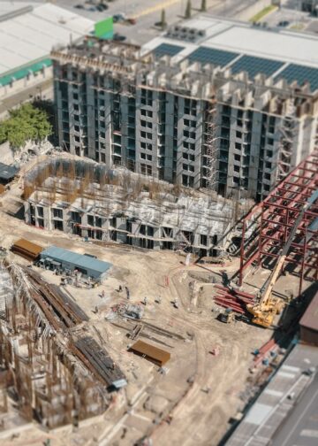 El Salvador encabeza el crecimiento regional en construcción y supera a economías vecinas