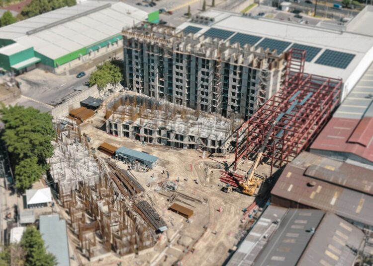 El Salvador encabeza el crecimiento regional en construcción y supera a economías vecinas