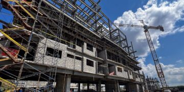 El Salvador marca récord regional en crecimiento del sector construcción y dinamiza la economía nacional