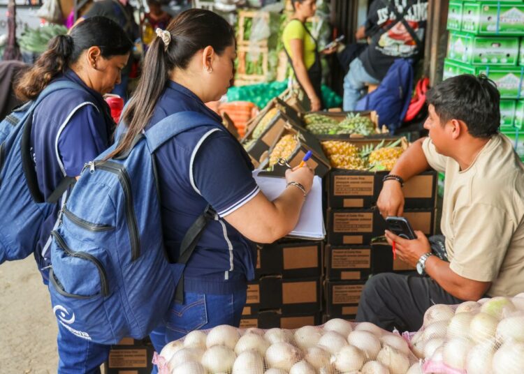 Defensoría del Consumidor reporta estabilidad de precios en frutas y verduras tras inspección en La Tiendona