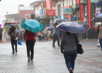 Semana con lluvias vespertinas, vientos acelerados y calor intenso en todo el país