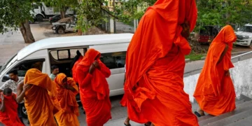 Monjes budistas detenidos en Sri Lanka por presunto tráfico de 110 kilos de cannabis