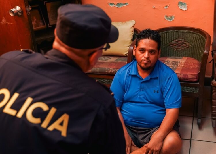 Autoridades intervienen negocios y viviendas vinculados a red de narcotráfico local