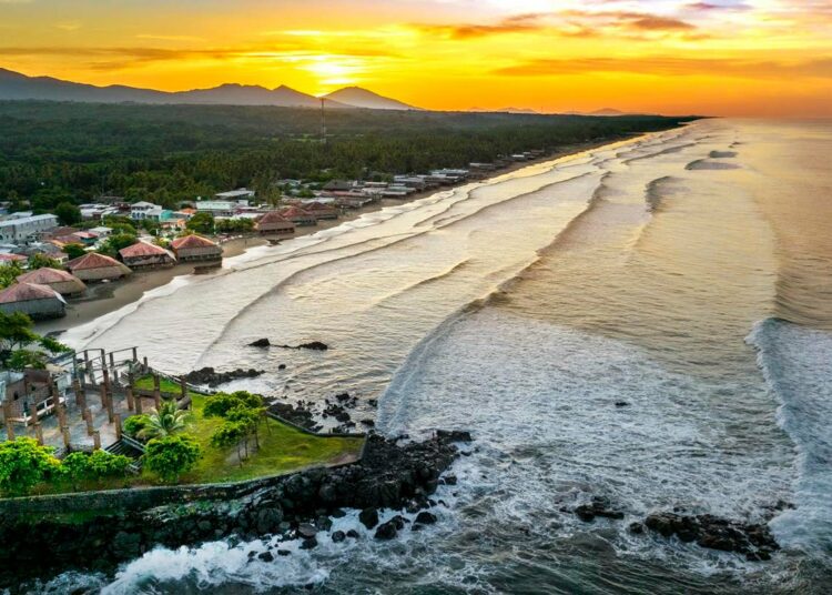 Mareas vivas provocarán variaciones significativas en la costa salvadoreña esta semana