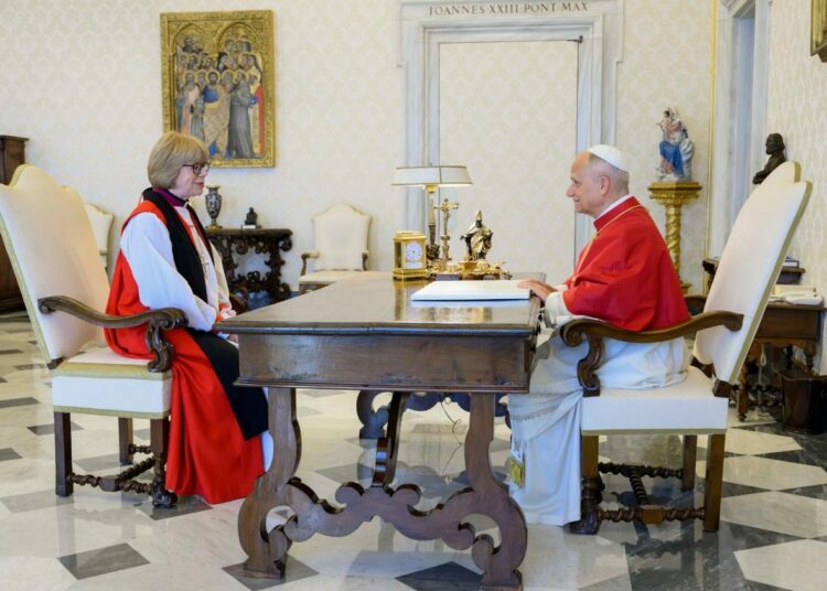 Papa León XIV impulsa el diálogo con anglicanos en reunión histórica con Sarah Mullally
