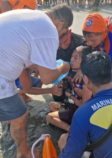 Emergencia en playa El Cuco deja 11 personas lesionadas tras vuelco de lancha turística