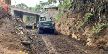 Avanza construcción de puente en carretera hacia San Agustín y fortalece conectividad en Usulután